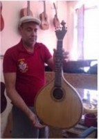 /album/cacau-pagina-inicial/luthier-cacau-2-jpg/